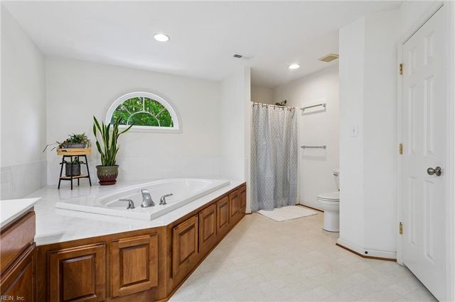 1107 Dare RD, Yorktown, VA 23692