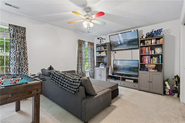 1107 Dare RD, Yorktown, VA 23692