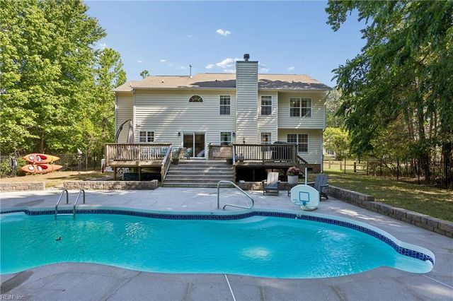 1107 Dare RD, Yorktown, VA 23692