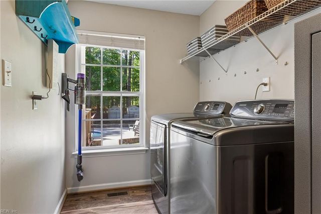 1107 Dare RD, Yorktown, VA 23692