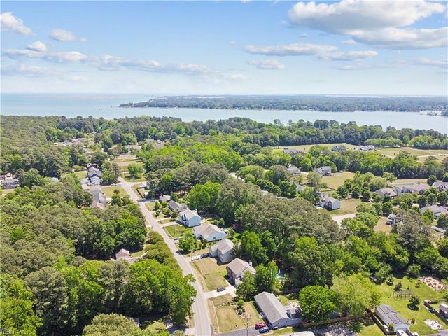 1107 Dare RD, Yorktown, VA 23692