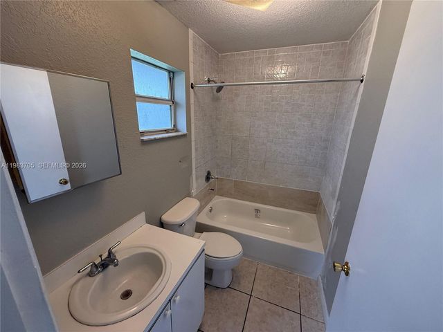 2722 NW 22nd Ct 2, Miami, FL 33142