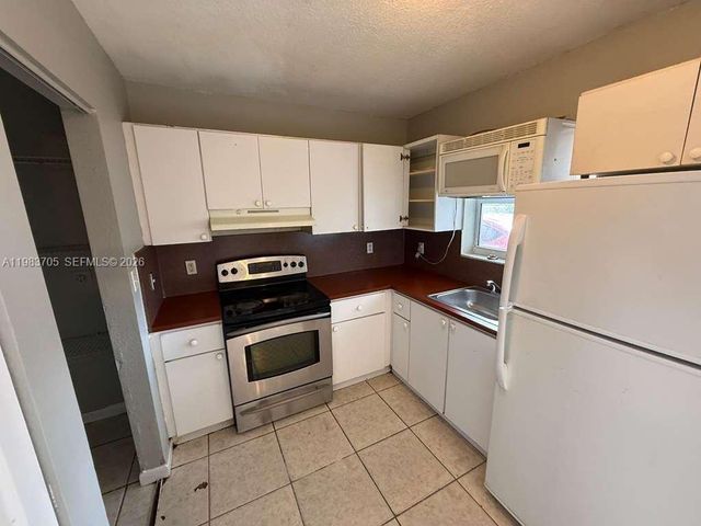 2722 NW 22nd Ct 2, Miami, FL 33142