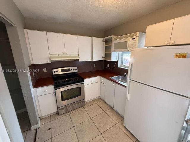 2722 NW 22nd Ct 2, Miami, FL 33142