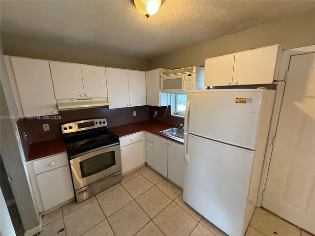 2722 NW 22nd Ct 2, Miami, FL 33142