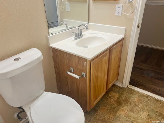 3247 WREN BROOK DR, New Braunfels, TX 78130