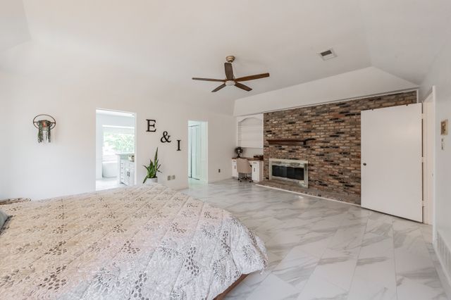 2211 Midhurst Drive, Arlington, TX 76013