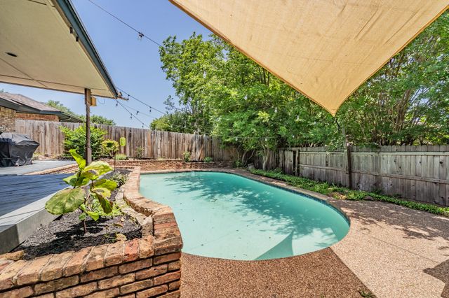 2211 Midhurst Drive, Arlington, TX 76013