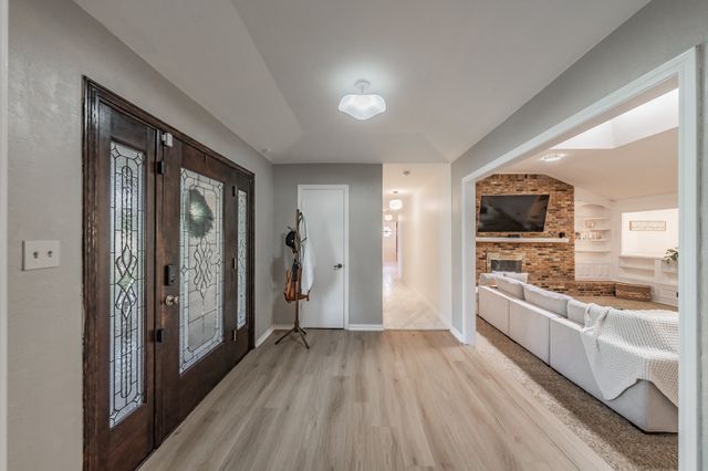 2211 Midhurst Drive, Arlington, TX 76013