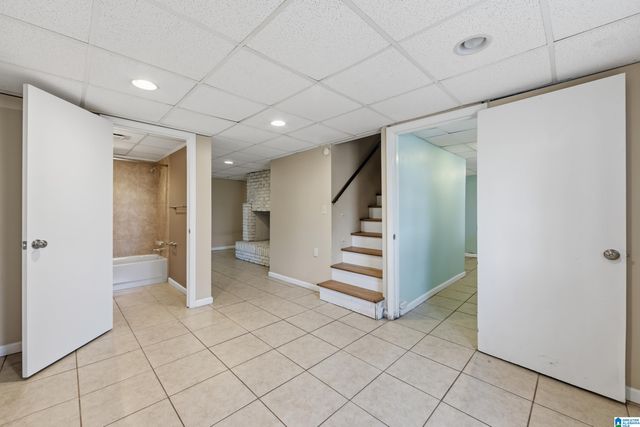 5956 CRESTWOOD CIRCLE, Birmingham, AL 35212