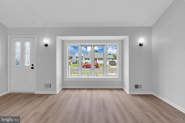 16 FALMOUTH RD, Hamilton, NJ 08620