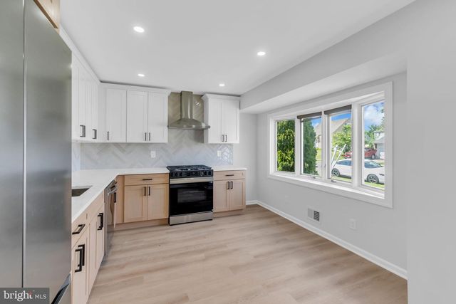 16 FALMOUTH RD, Hamilton, NJ 08620