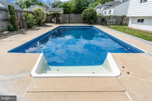 16 FALMOUTH RD, Hamilton, NJ 08620