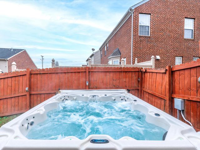 2548 Jordan Ridge Dr, Nashville, TN 37218