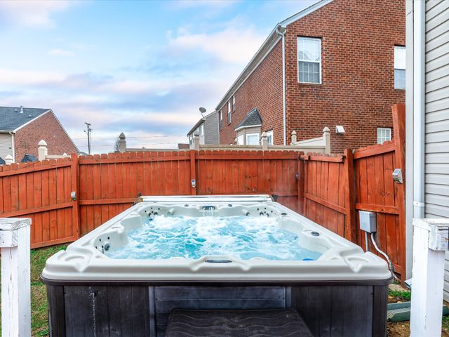 2548 Jordan Ridge Dr, Nashville, TN 37218