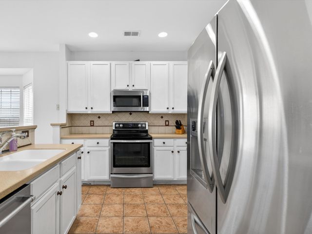 2548 Jordan Ridge Dr, Nashville, TN 37218