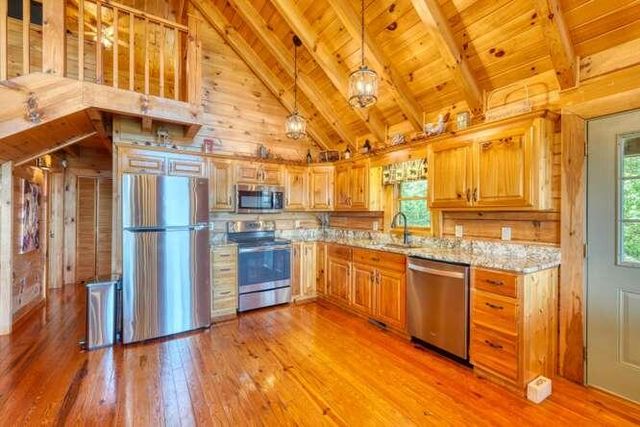 81 Grant Drive, Brasstown, NC 28902