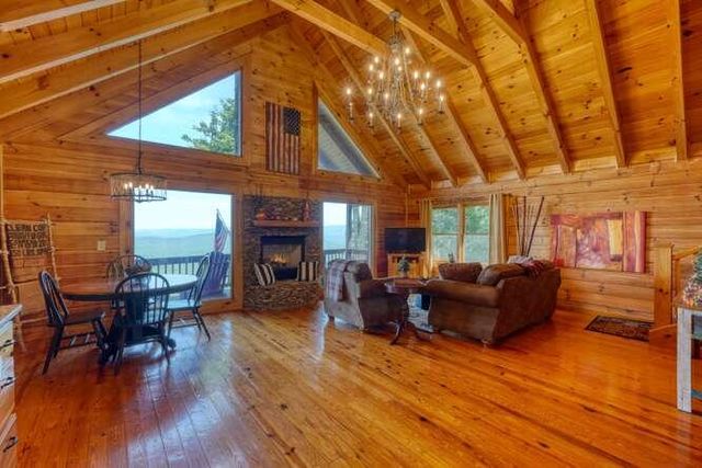 81 Grant Drive, Brasstown, NC 28902