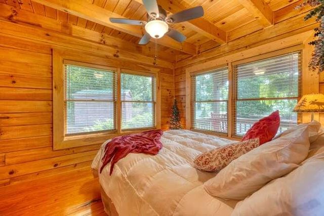 81 Grant Drive, Brasstown, NC 28902