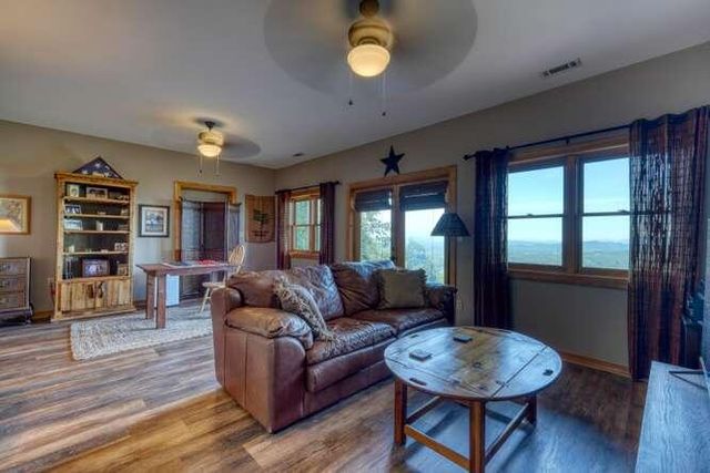 81 Grant Drive, Brasstown, NC 28902