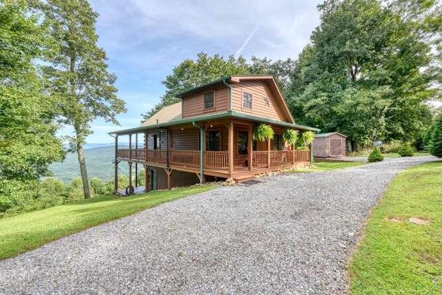 81 Grant Drive, Brasstown, NC 28902