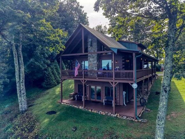81 Grant Drive, Brasstown, NC 28902