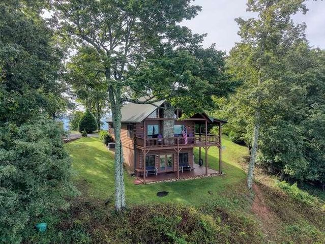 81 Grant Drive, Brasstown, NC 28902