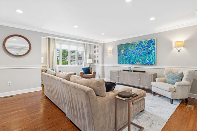 24 Old Estate Road, Manhasset, NY 11030