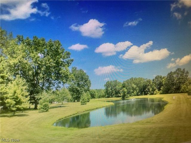 26187 Raintree Boulevard C5, Olmsted Falls, OH 44138