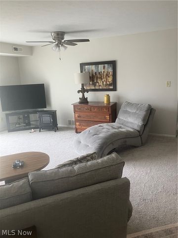 26187 Raintree Boulevard C5, Olmsted Falls, OH 44138