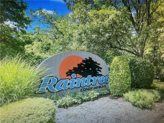 26187 Raintree Boulevard C5, Olmsted Falls, OH 44138