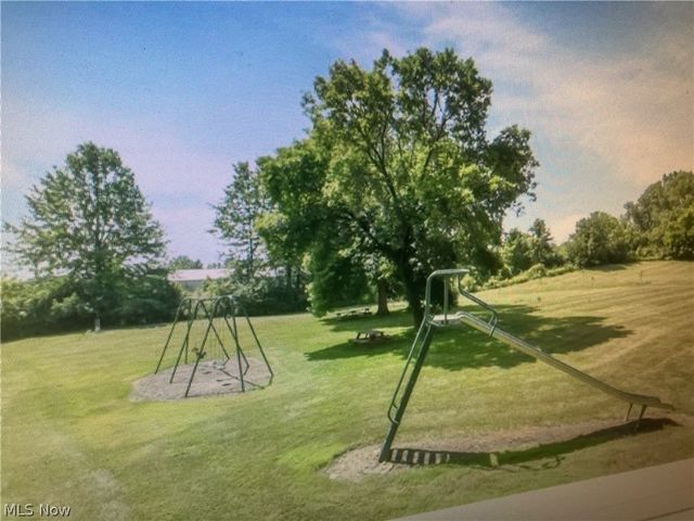 26187 Raintree Boulevard C5, Olmsted Falls, OH 44138