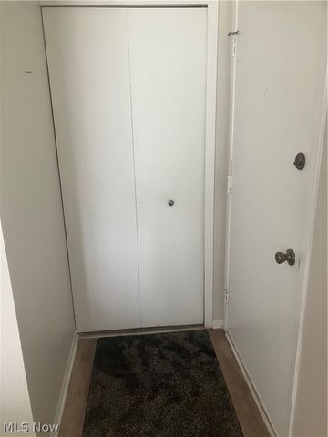 26187 Raintree Boulevard C5, Olmsted Falls, OH 44138