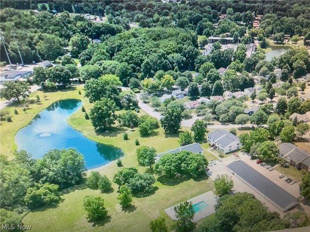 26187 Raintree Boulevard C5, Olmsted Falls, OH 44138