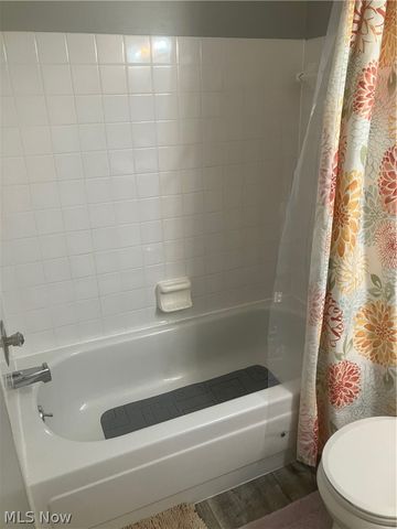 26187 Raintree Boulevard C5, Olmsted Falls, OH 44138