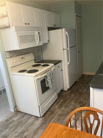 26187 Raintree Boulevard C5, Olmsted Falls, OH 44138