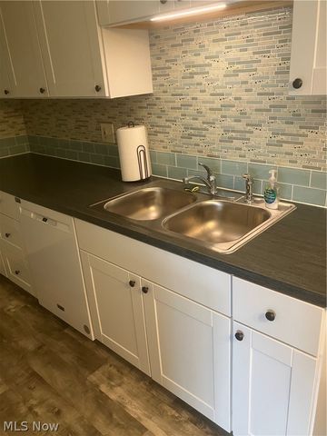 26187 Raintree Boulevard C5, Olmsted Falls, OH 44138