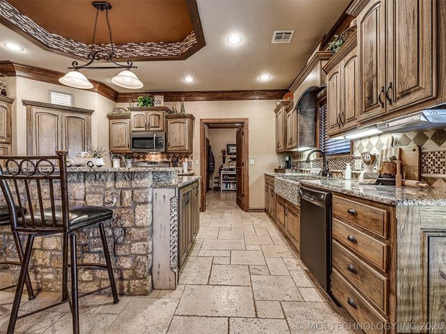 40800 N 3988 Road, Collinsville, OK 74021