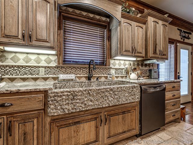 40800 N 3988 Road, Collinsville, OK 74021