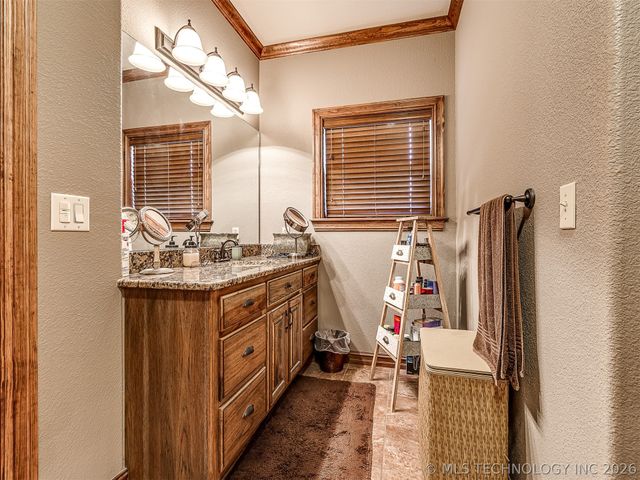 40800 N 3988 Road, Collinsville, OK 74021