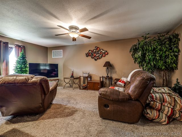 40800 N 3988 Road, Collinsville, OK 74021
