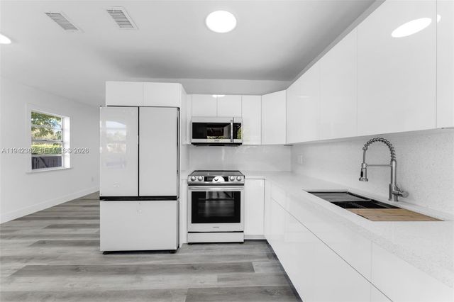 358 Pine Ct, Miami Springs, FL 33166