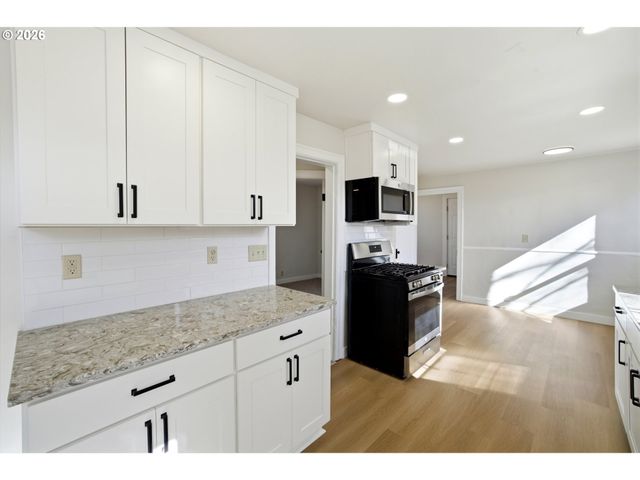 2542 Se 18TH Ave, Portland, OR 97202