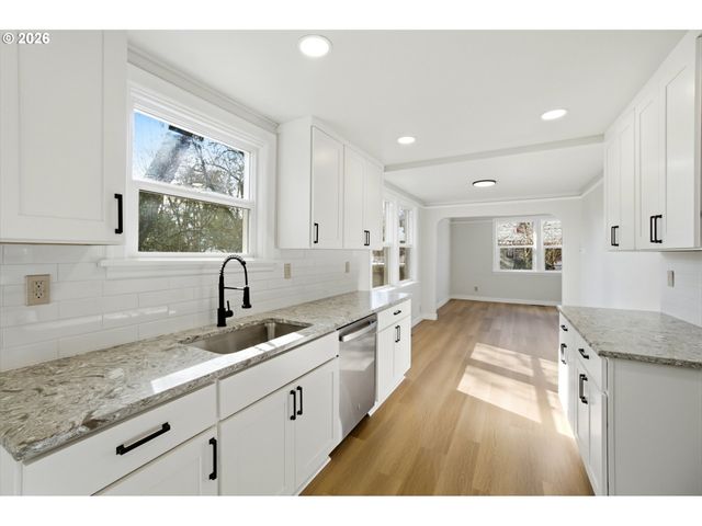 2542 Se 18TH Ave, Portland, OR 97202