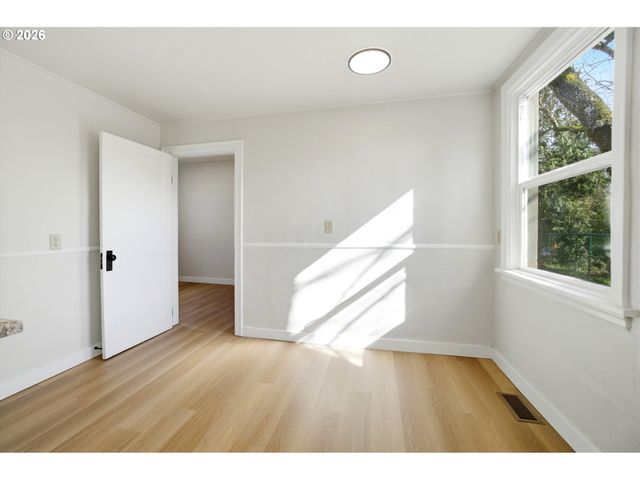 2542 Se 18TH Ave, Portland, OR 97202