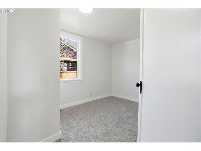 2542 Se 18TH Ave, Portland, OR 97202