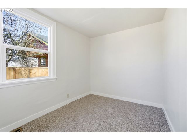 2542 Se 18TH Ave, Portland, OR 97202