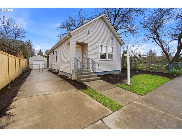 2542 Se 18TH Ave, Portland, OR 97202