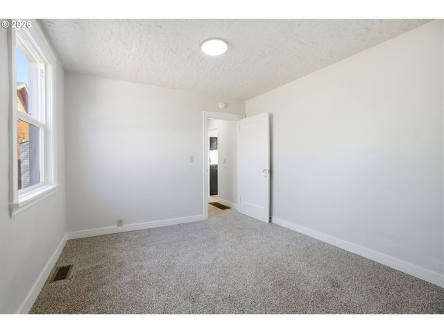 2542 Se 18TH Ave, Portland, OR 97202