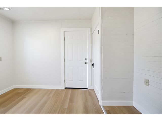 2542 Se 18TH Ave, Portland, OR 97202